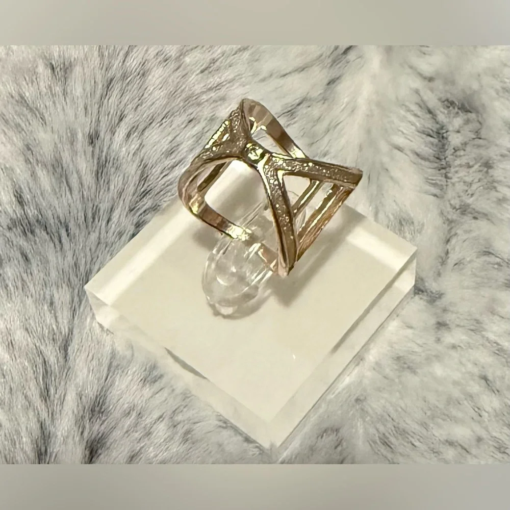 Elegant Rose Gold CZ Cocktail Statement Ring | Geometric Criss Cross | Size 6